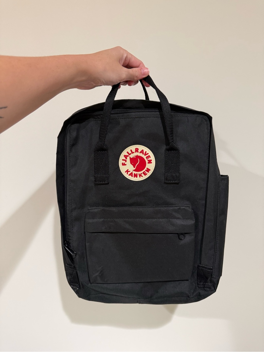 FJALLRAVEN Kånken Black Backpack